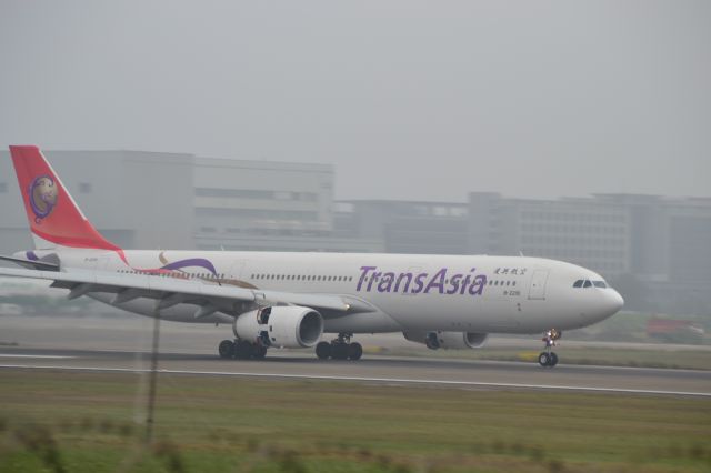 Airbus A330-300 — - tranasia