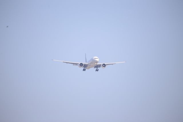 BOEING 777-300ER (F-GSQL)