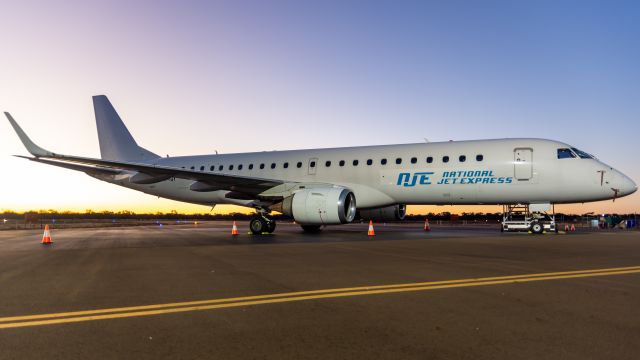 Embraer ERJ-190 (VH-IQY)