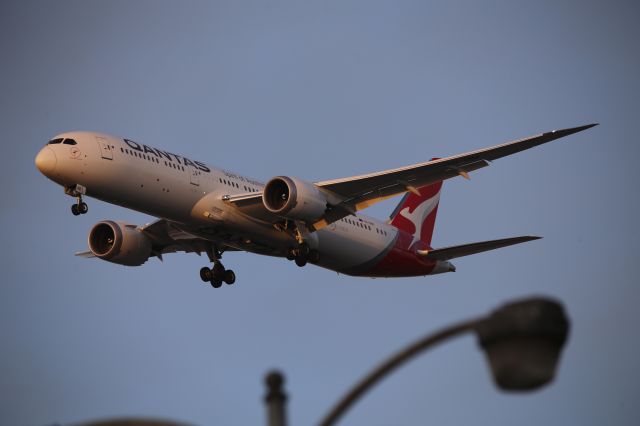 Boeing 787-9 Dreamliner (VH-ZNB)