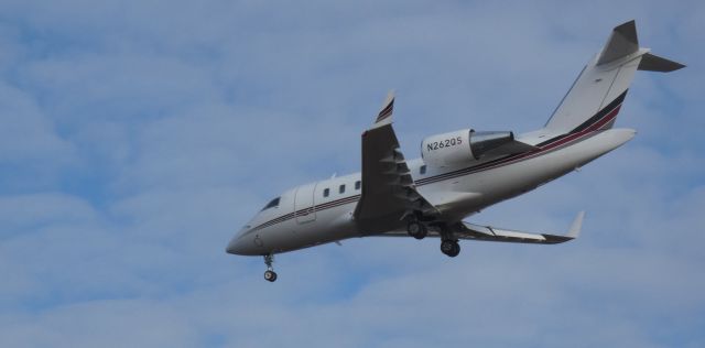 Canadair Challenger (N262QS) - This 2023 Bombardier Challenger 650 is about to touch down in the Autumn of 2024.
