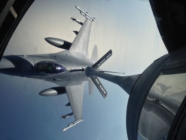 Lockheed F-16 Fighting Falcon —