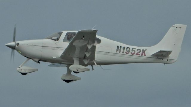 Cirrus SR-22 (N1952K)