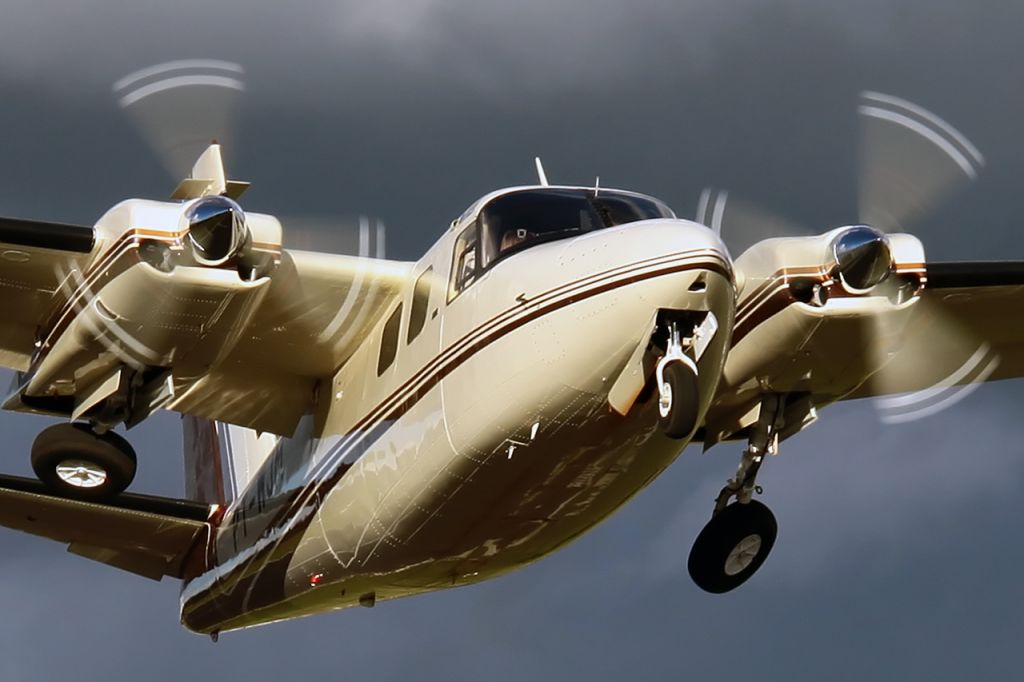 Aero Commander 500 (PT-WJM) - IGUARACU AIRPORT - SSHN - BRAZIL (23° 14 42S 51° 52 32W)