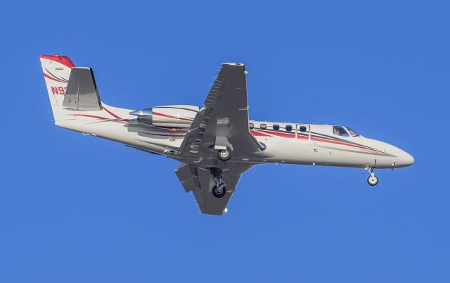 Cessna Citation V (N933PB) - Runway 02L arrival @KDPA.