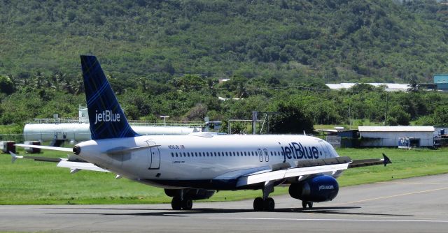 Airbus A320 (N516JB)