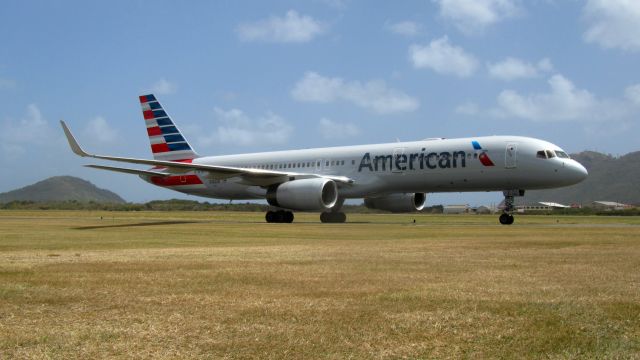Boeing 757-200 (N186AN)
