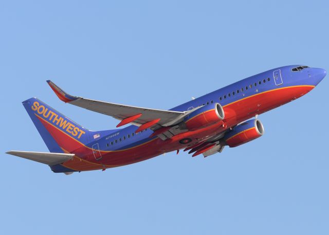 Boeing 737-700 (N799SW)