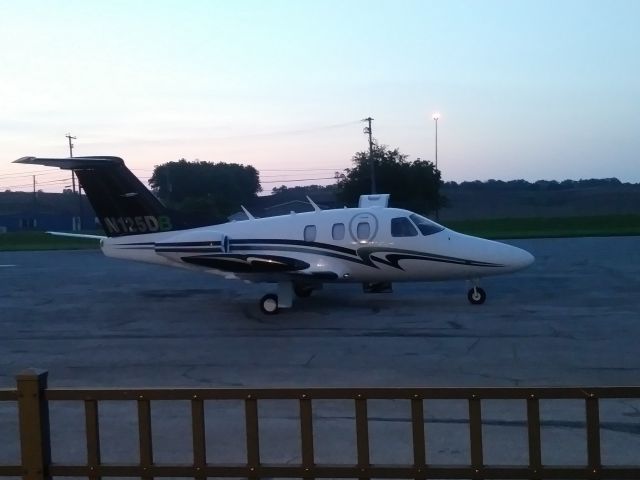 Eclipse 500 (N125DB)