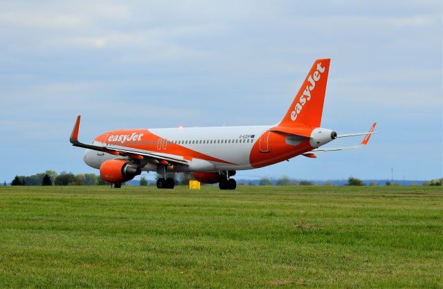 Airbus A320 (G-EZOP) - EPLB