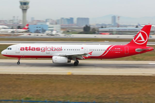 Airbus A321 (TC-ETN) - TC-ETN just about to take off LTBA Rw35L
