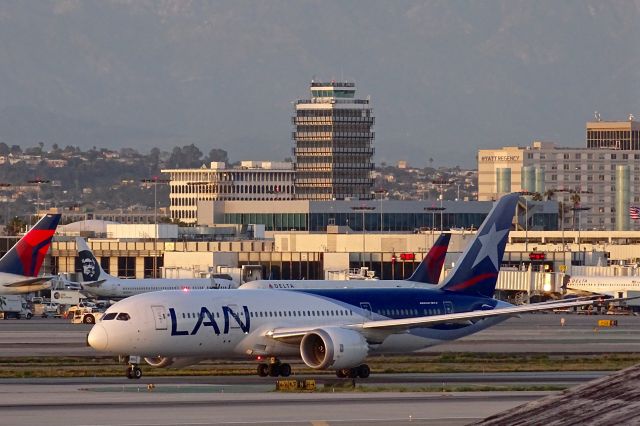 Boeing 787-8 (CC-BBG) - a rel=nofollow href=http://flightaware.com/live/flight/CCBBG/history/20170304/1720Z/SPJC/KLAXhttps://flightaware.com/live/flight/CCBBG/history/20170304/1720Z/SPJC/KLAX/a