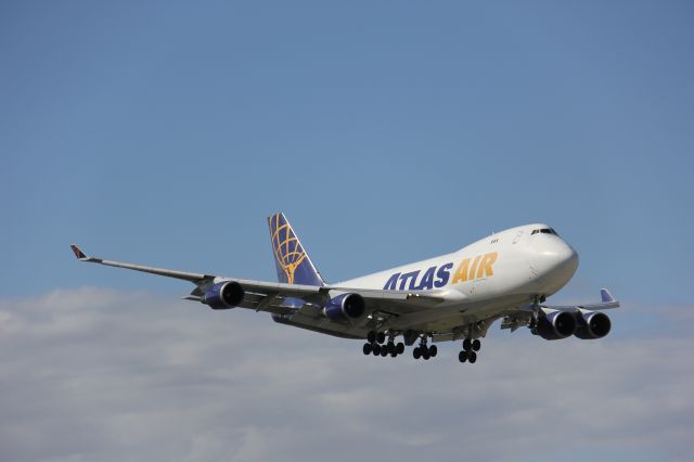 Boeing 747-400 (N496MC)