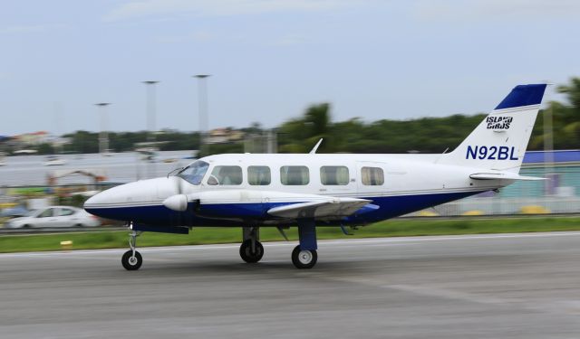 Piper Navajo (N92BL)