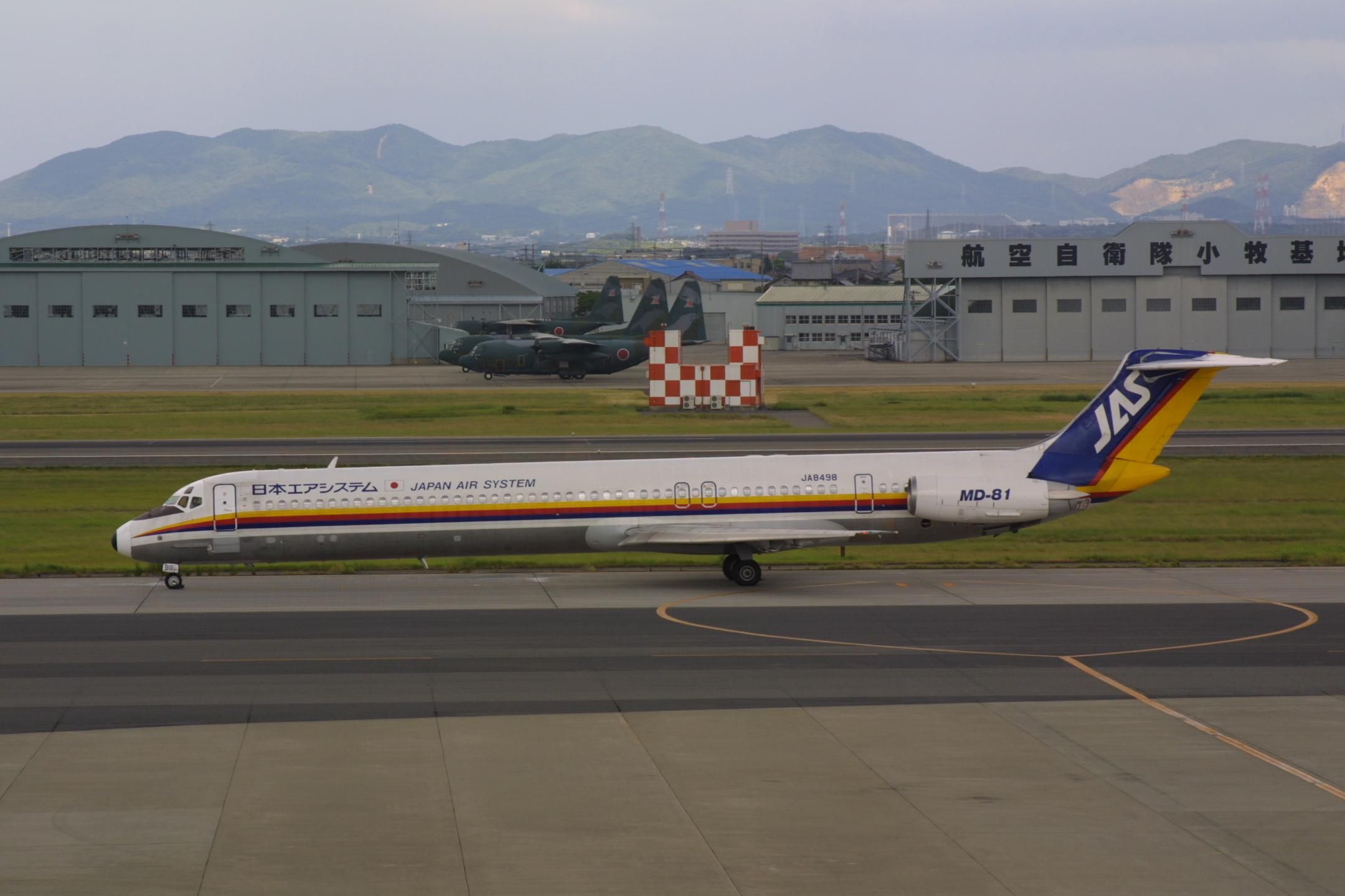 McDonnell Douglas MD-81 (JA8498)