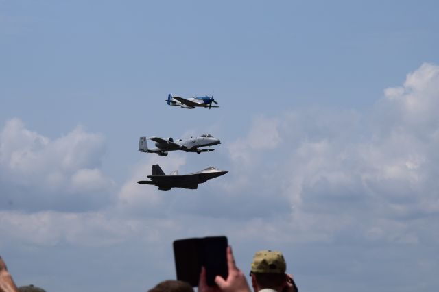 Lockheed F-22 Raptor (AFR08161) - Sun'n'Fun 17ARP21 Heritage Flight: P-51 Mustang Moonbeam McSwine, A-10 Warthog AF80-0240, F-22 Raptor