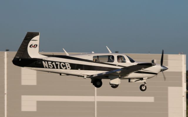 Mooney M-20 (N517CB)