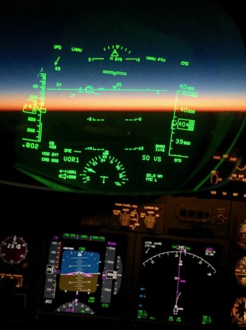 Boeing 737-700 —