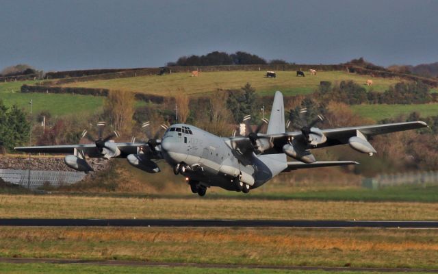 Lockheed C-130 Hercules (16-8072) - usm kc-30j 168072 dep shannon 4/11/14.