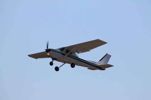 Cessna 152 (N48033)