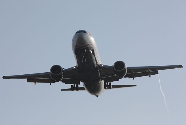 BOEING 737-400 (N434US) - Early morning arrival from Boston Logan Intl as AWE885