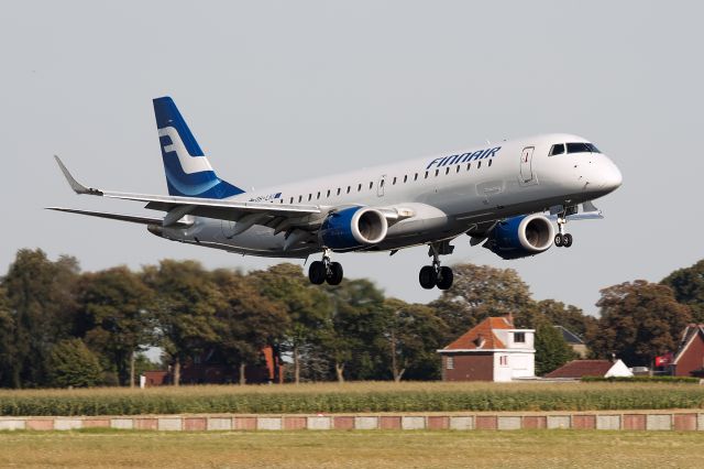 Embraer ERJ-190 (OH-LKI)