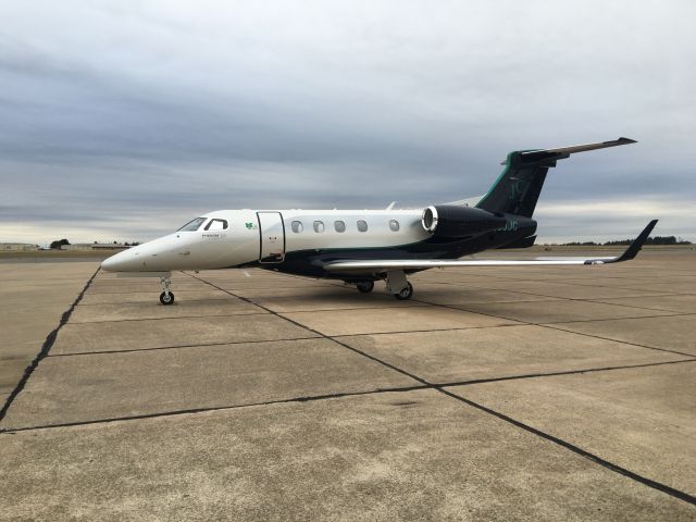 Embraer Phenom 300 (N168JC) - Jay Leons rice to KTYR