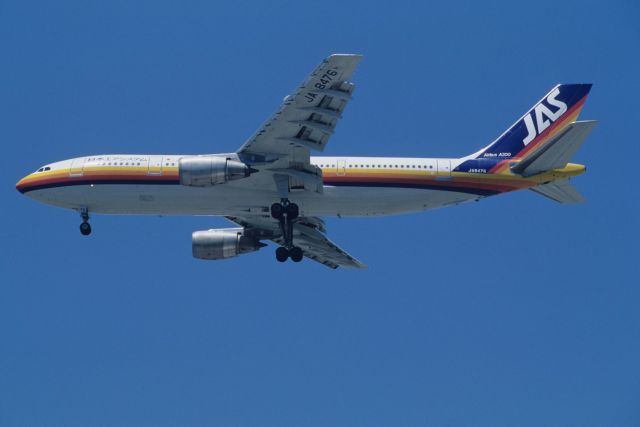 Airbus A300F4-200 (JA8476) - Final Approach To Tokyo-Haneda Intl Airport Rwy16L on 1994/08/16