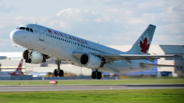 Airbus A320 (C-FTJP)