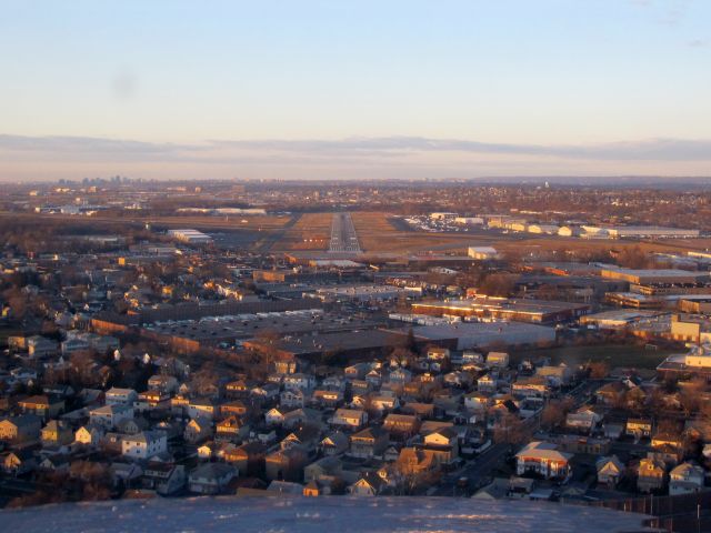 Cessna Citation V (N365EA) - Landing at the Teterboro KTEB airport to meet our passengers. CFM (Corporate Flight Management) has 3 x King Air 100, 2 x Phenom 100 and 2 x Citation V available for charter in the New York metropolitan area KDXR KHPN KTEB KBDR  a rel=nofollow href=www.FLYCFM.COMwww.FLYCFM.COM/a