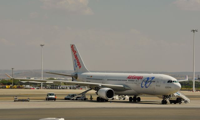 Airbus A330-200 (EC-JQG) - Air Europa Airbus A330-202 EC-JQG at Madrid Barajas Airport