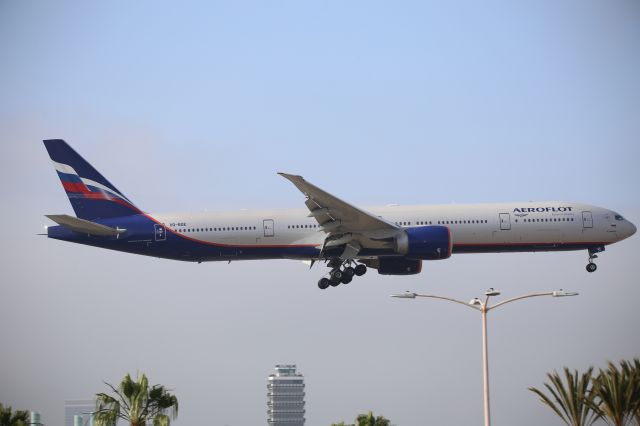 BOEING 777-300ER (VQ-BQE)