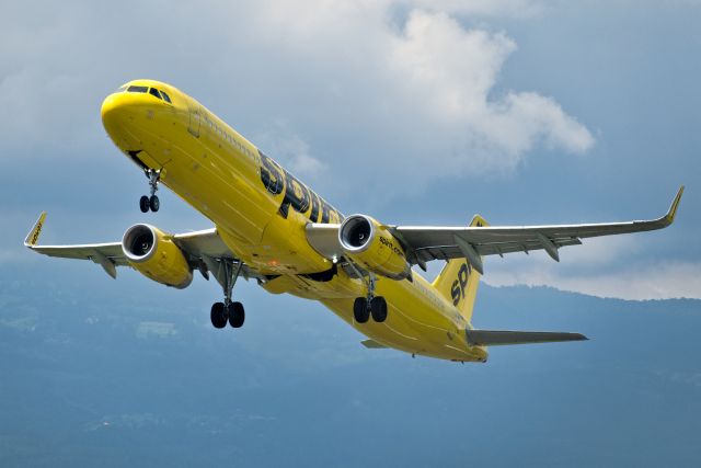 Airbus A321 (N680NK)