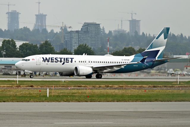 Boeing 737 MAX 8 (C-GTSW)