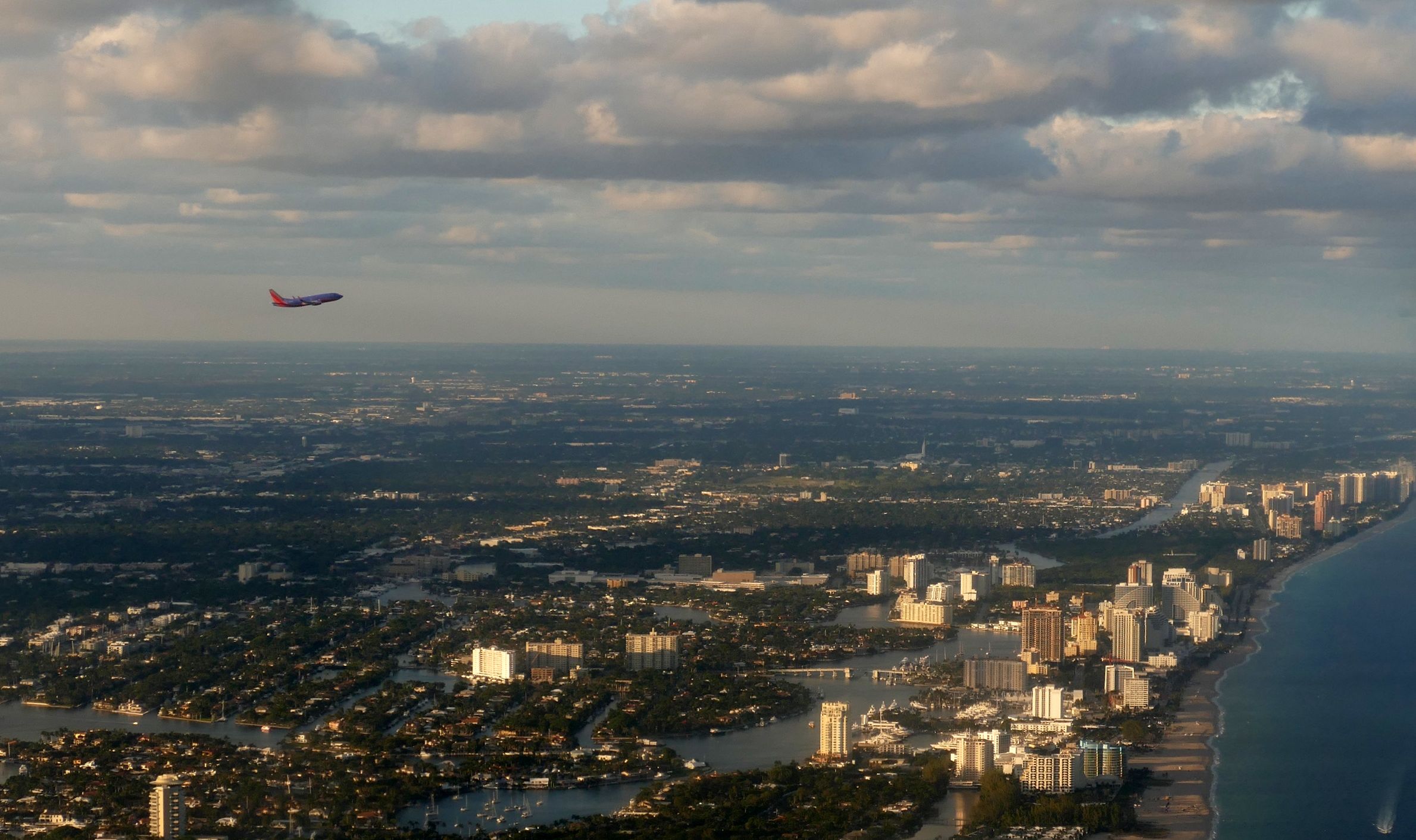 Boeing 737-700 — - Southwest B737 seen on climbout from Rwy 10L from a Copa B737 climbing out of Rwy 10R.