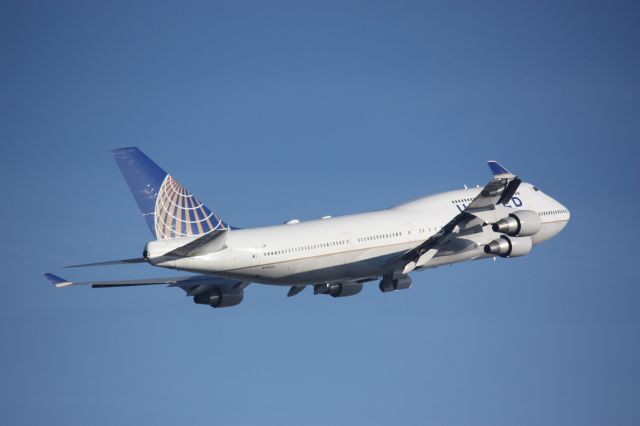 Boeing 747-400 (N199UA)