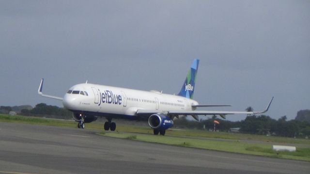 Airbus A321 (N961JT)