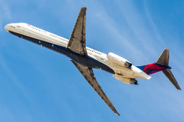 McDonnell Douglas MD-88 (N913DL)