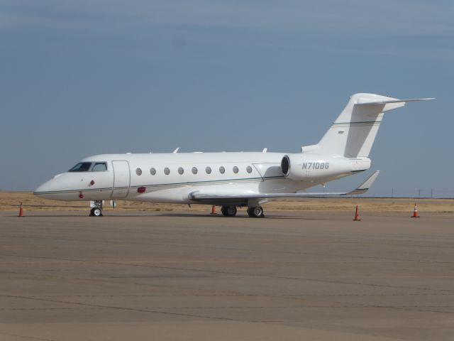 GILES G-200 (N710BG)