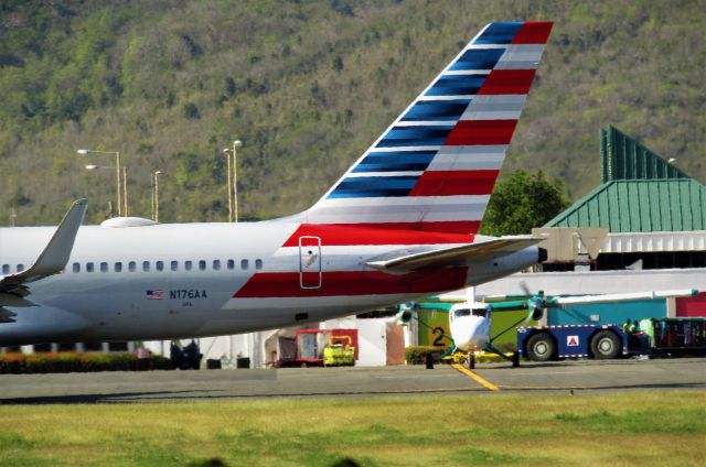 Boeing 757-200 (N176AA)