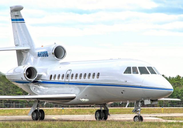 Dassault Falcon 900 (N908SB)