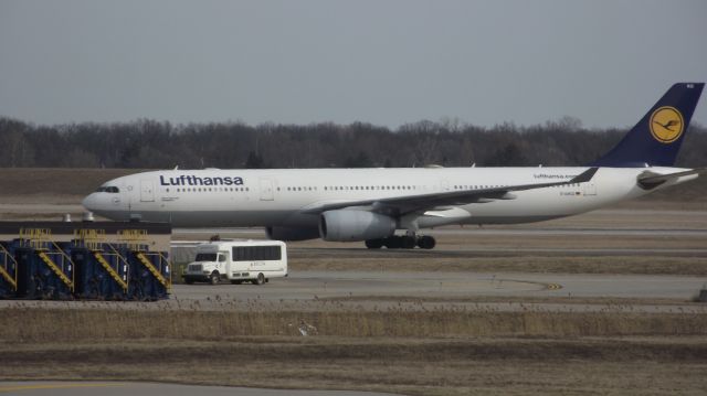 Airbus A330-300 (D-AIKG)