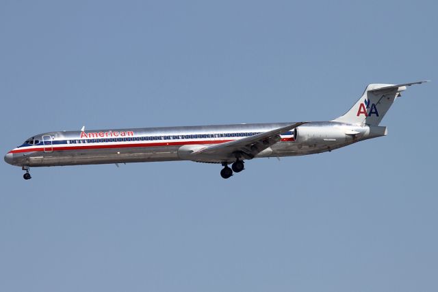 McDonnell Douglas MD-83 (N9620D)