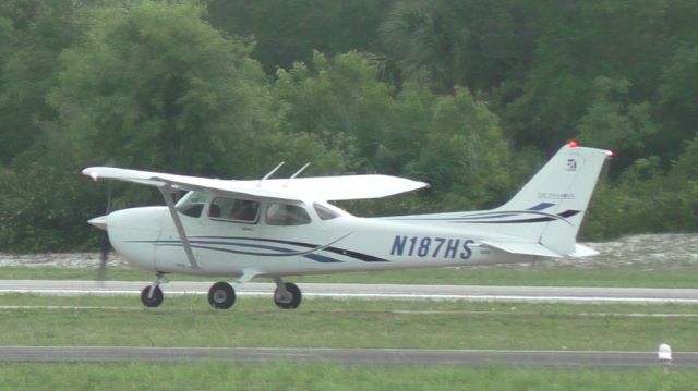 Cessna Skyhawk (N187HS)