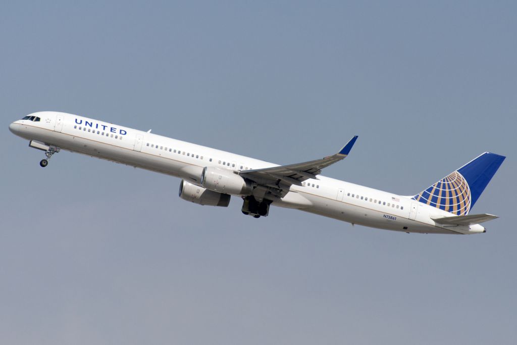 BOEING 757-300 (N75861) - N75861  Boeing  B757-33N  UAL  KLAX  20130304  4066