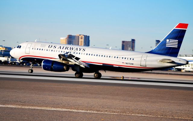 Airbus A320 (N675AW) - US Airways Airbus A320-232 N675AW (cn 2405)  Las Vegas - McCarran International (LAS / KLAS) USA - Nevada, January 3, 2010 Photo: TDelCoro