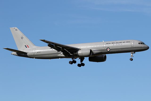 Boeing 757-200 (ANZ7571)