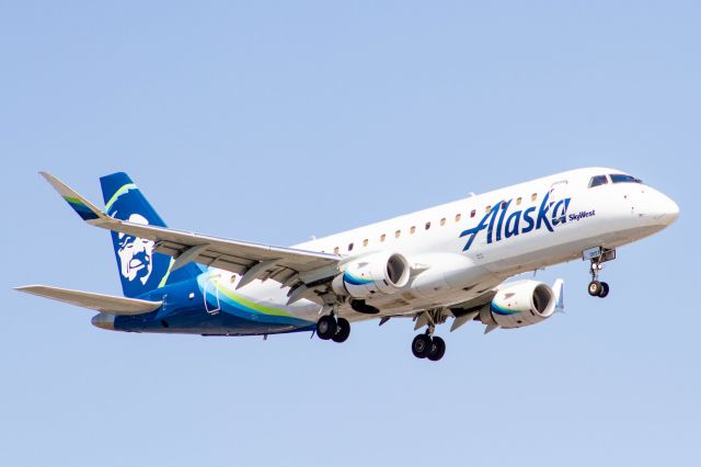 Embraer 175 (N191SY)