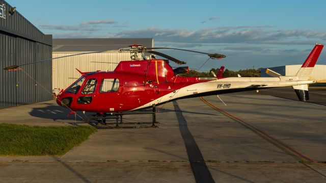 Eurocopter AS-350 AStar (VH-UHD)