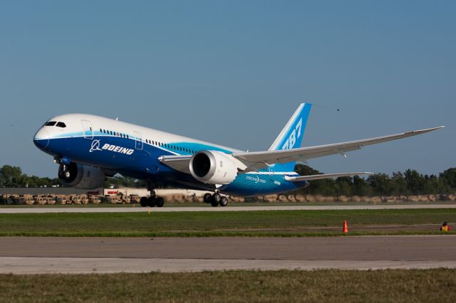 Boeing 787-8 (N787BA) - BOE787 departing KOSH